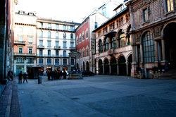 Piazza Mercanti in Milaan