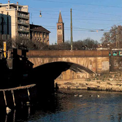 Discover the Navigli and ths Sightseeing Boat Tour