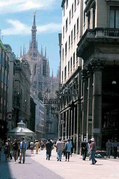 Corso Vittorio Emanuele, the street of shopping