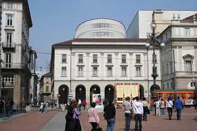 Museo del Teatro de La Scala, Piazza della Scala