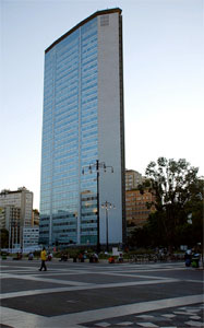 El Rascacielos Pirelli, uno de los edificios más altos del mundo, aquí en Milàn